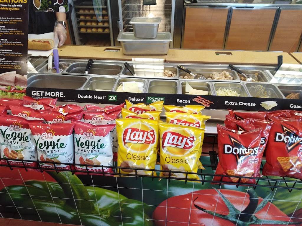 Subway | restaurant | 2281 W. Esplanade Ave, Esplanade Suite B104, San Jacinto, CA 92582, USA | 9516634546 OR +1 951-663-4546