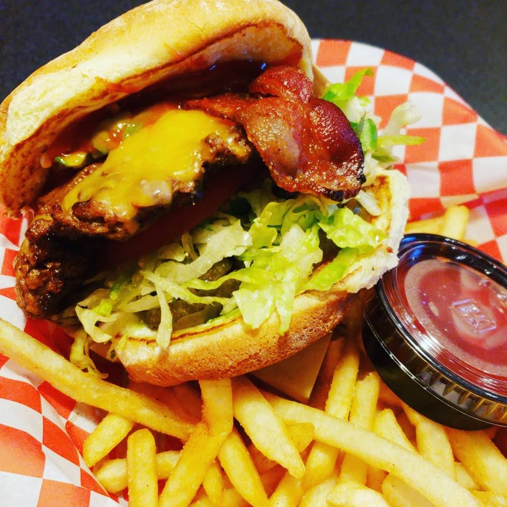 Peters Gourmade Grill | restaurant | 14311 Newport Ave, Tustin, CA 92780, USA | 7148322099 OR +1 714-832-2099