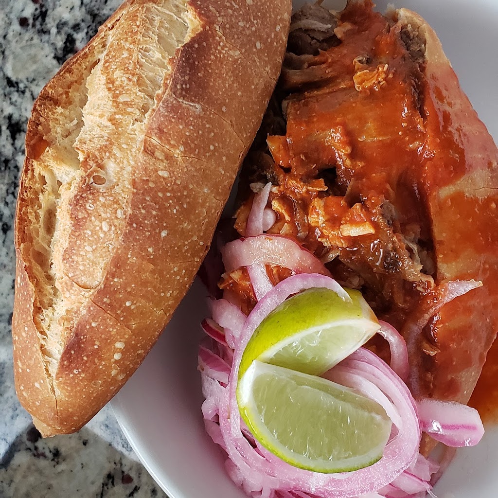 TORTAS AHOGADAS CON BIROTE SALADO | restaurant | 2738 S Gladstone Pl, Milwaukee, WI 53207, USA | 4143640931 OR +1 414-364-0931