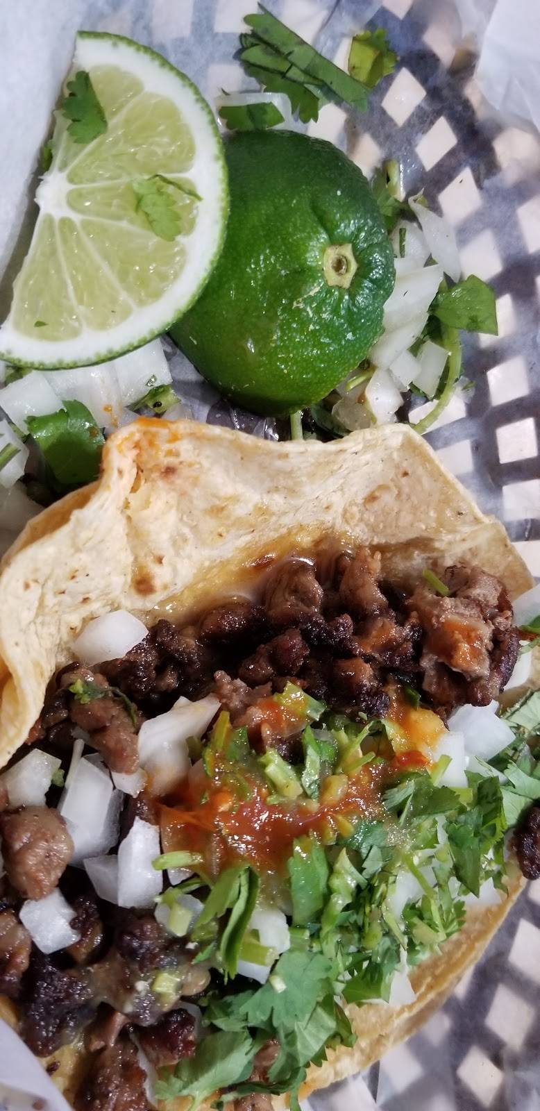 Izalco Restaurant | restaurant | 4377 W 26th St, Chicago, IL 60623, USA | 7735222050 OR +1 773-522-2050