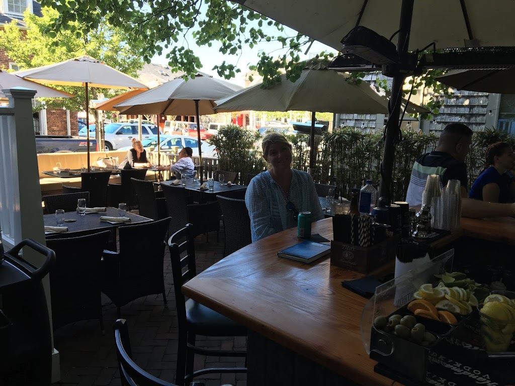 The Tree Bar | restaurant | 6 Oak St #3527, Nantucket, MA 02554, USA | 5083258696 OR +1 508-325-8696