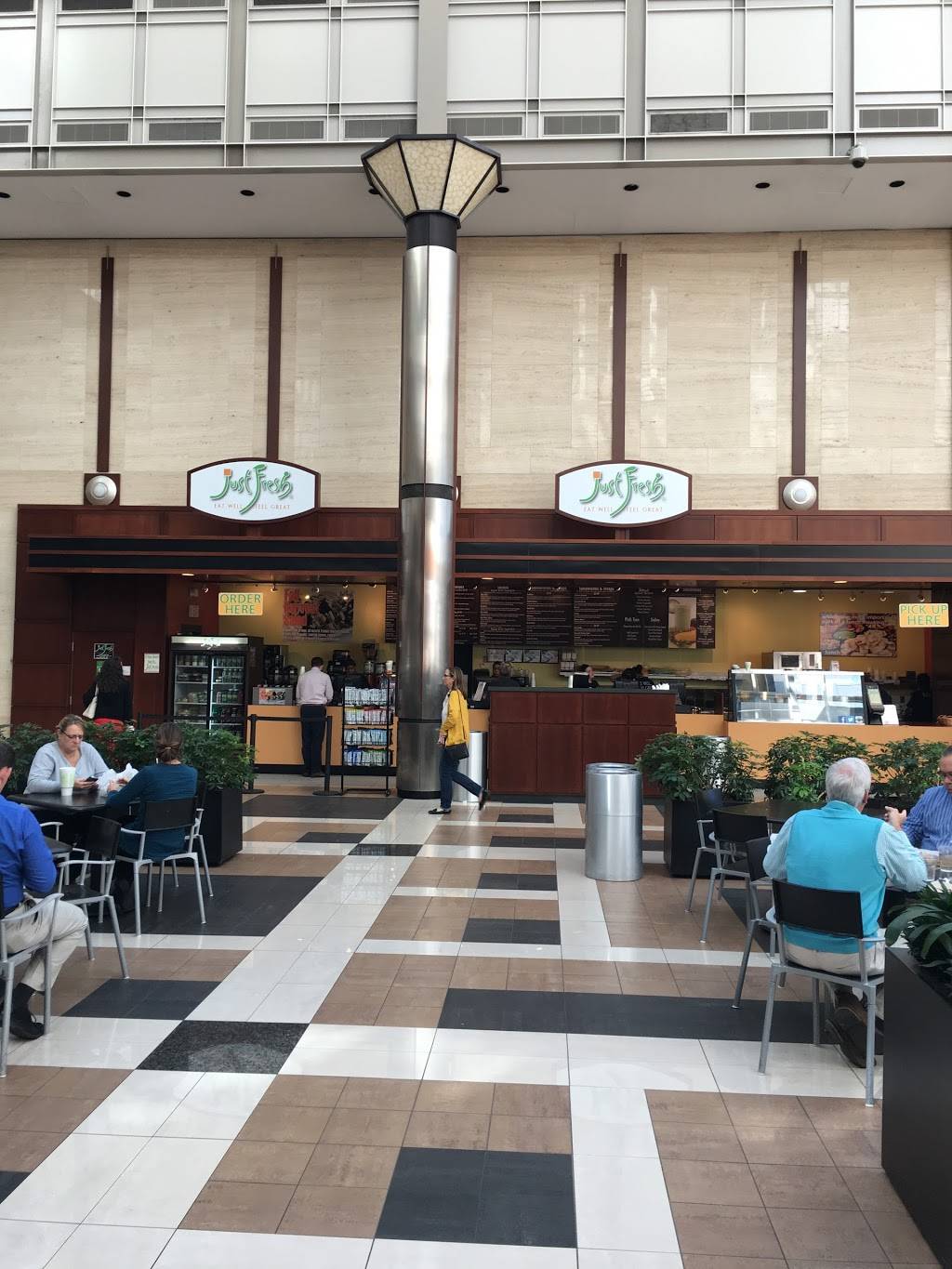 Just Fresh | restaurant | 101 S Tryon St #4, Charlotte, NC 28202, USA | 7043732253 OR +1 704-373-2253