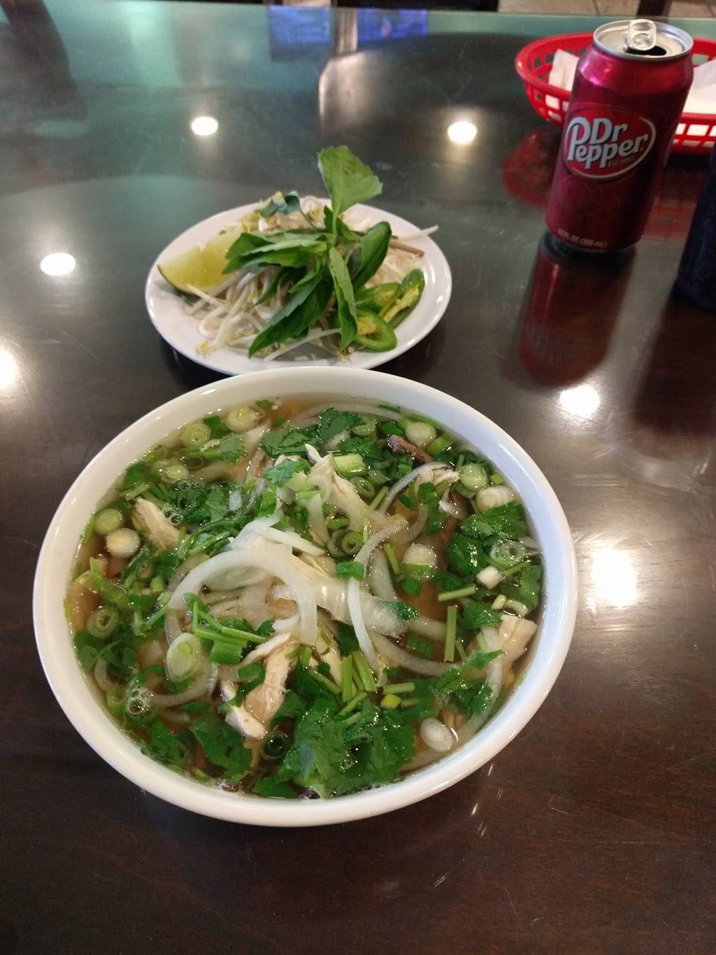 Pho Royal | restaurant | 6937 Federal Blvd, Lemon Grove, CA 91945, USA | 6195890668 OR +1 619-589-0668