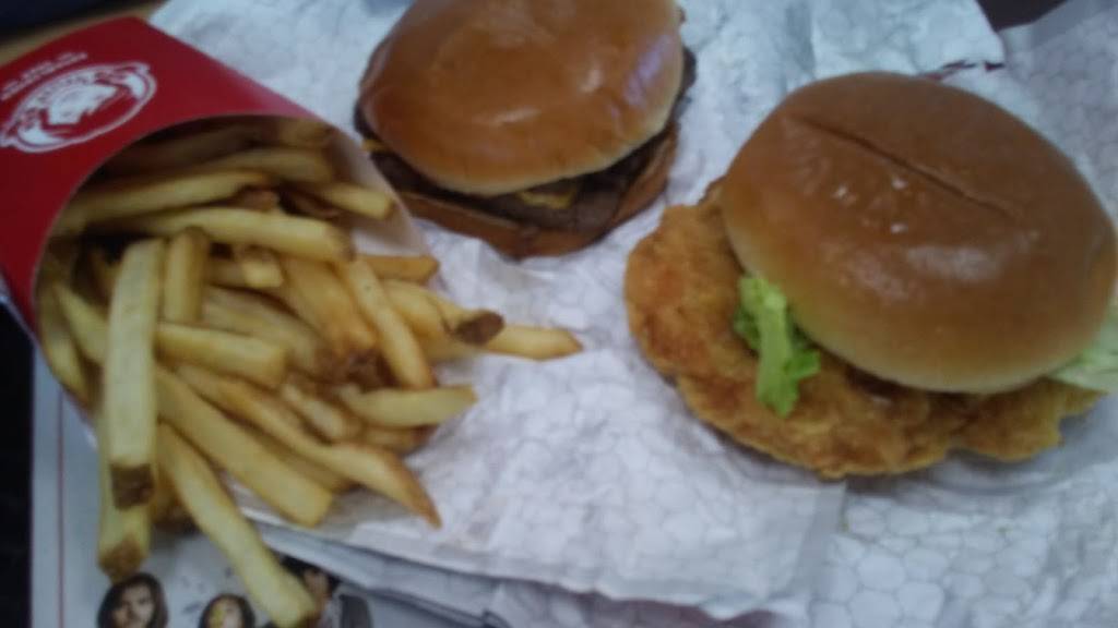 Wendys | restaurant | 3507 N Navarro St, Victoria, TX 77901, USA | 3615416021 OR +1 361-541-6021