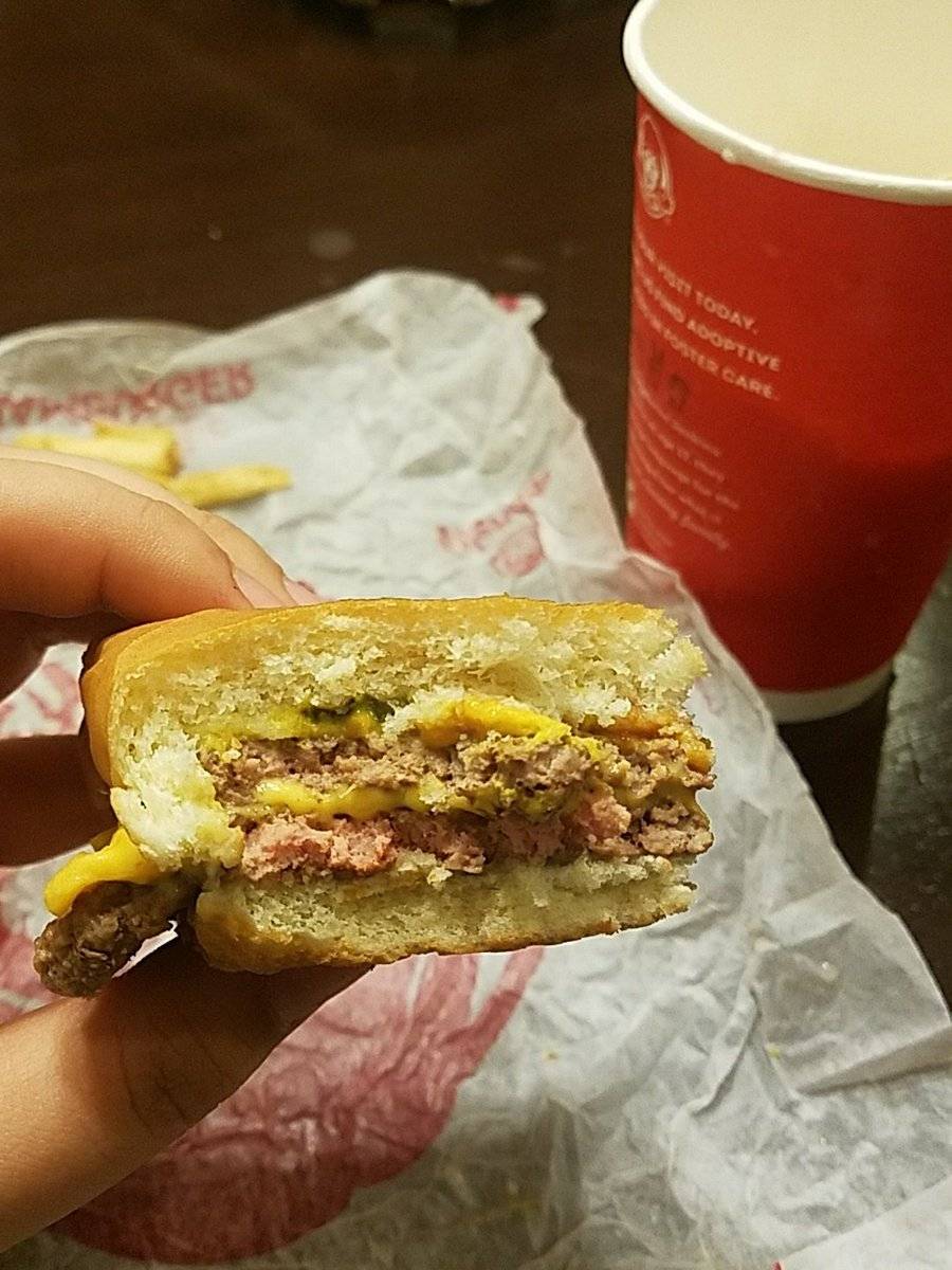 Wendys | restaurant | 428 W Main St, Owosso, MI 48867, USA | 9897256504 OR +1 989-725-6504