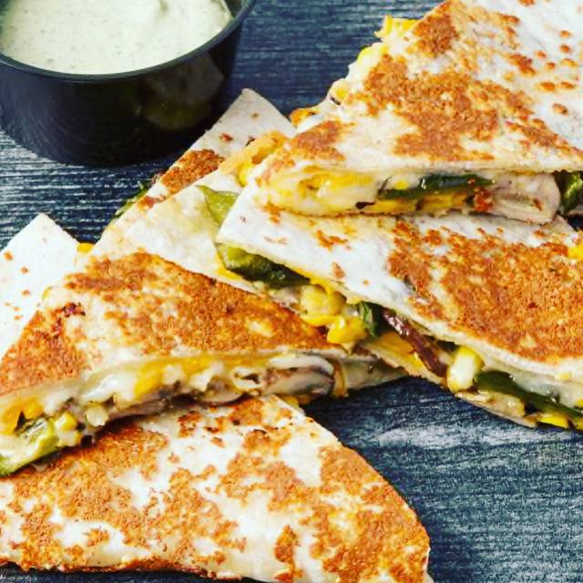 Crafted by Hand Cafe | restaurant | 167 Orange St, New Haven, CT 06510, USA | 4756552754 OR +1 475-655-2754