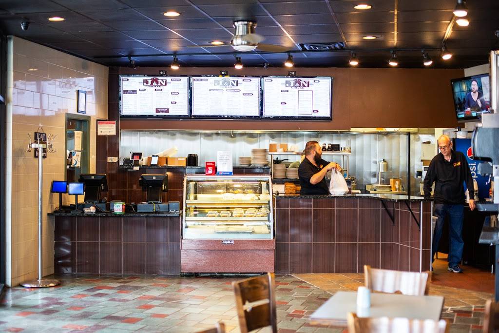 J & N Grille | restaurant | 4570 N Broadway, Chicago, IL 60640, USA | 7737287000 OR +1 773-728-7000