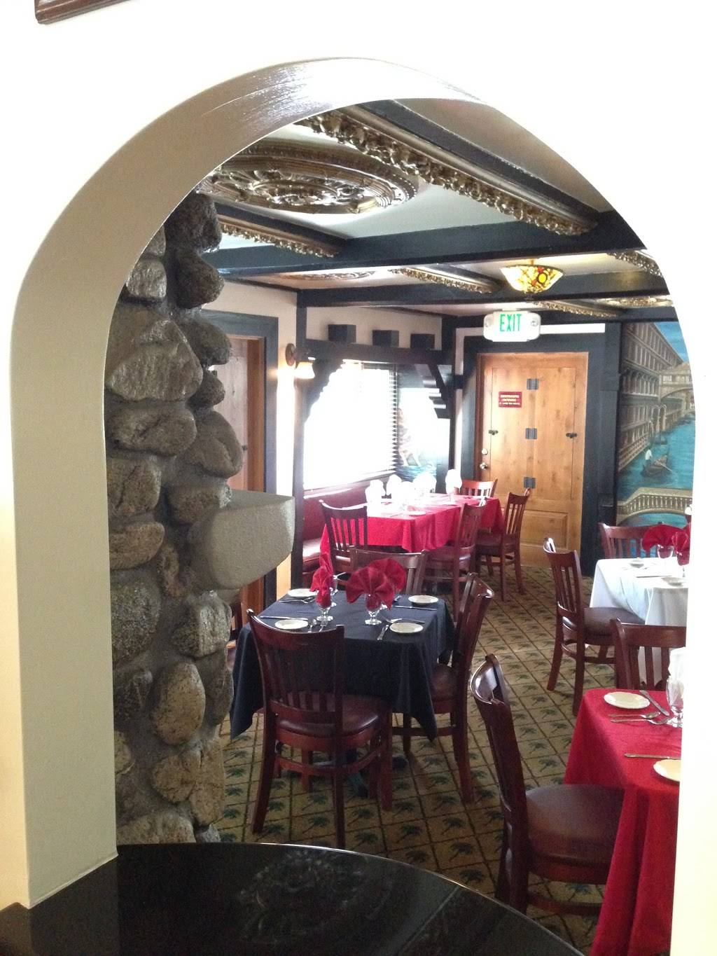 Villa Terraza Restaurant | restaurant | 9955 Sunland Blvd, Sunland-Tujunga, CA 91040, USA | 8188754051 OR +1 818-875-4051