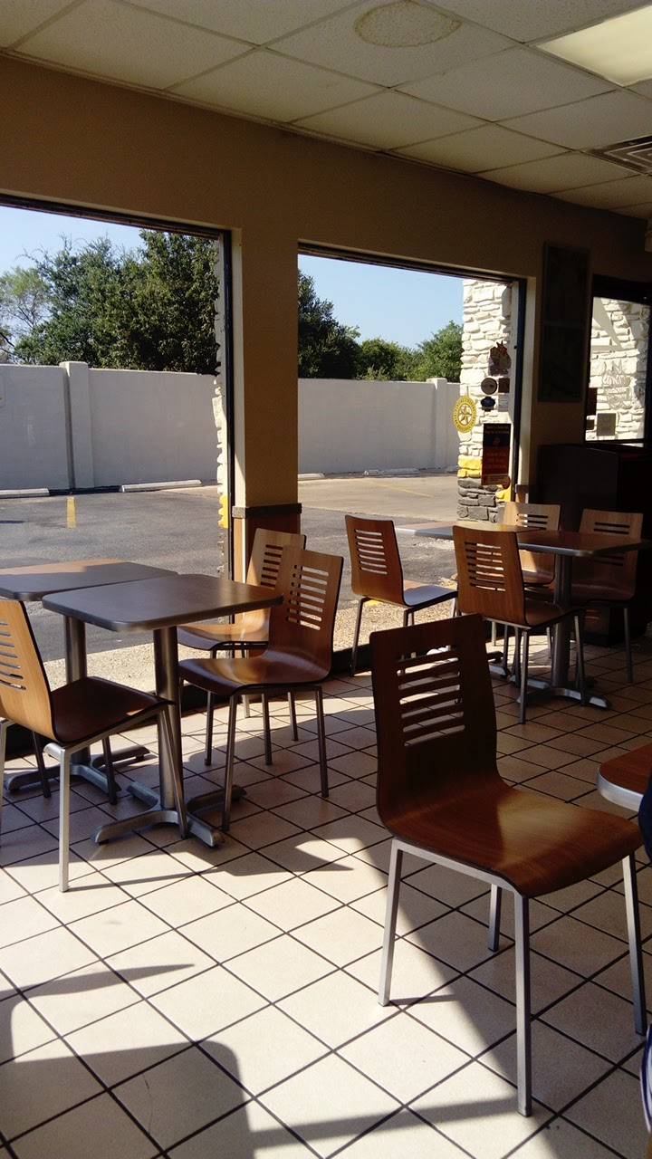 Churchs Chicken | restaurant | 614 E Main St, Fredericksburg, TX 78624, USA | 8309977333 OR +1 830-997-7333