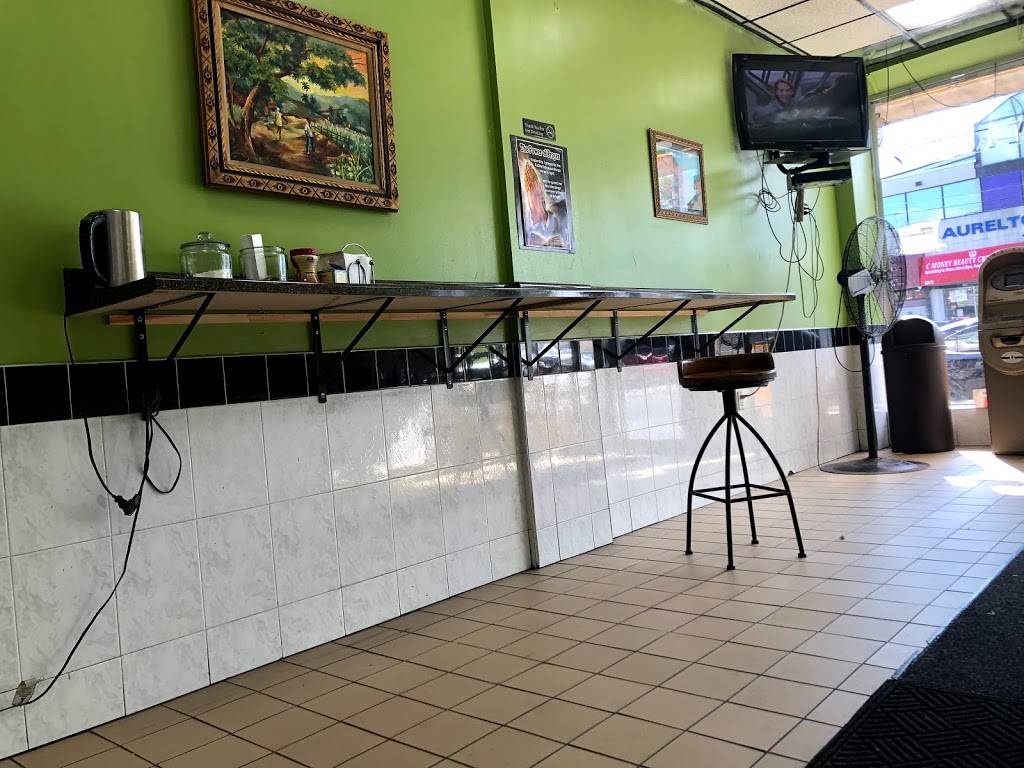 Kelly D | restaurant | 22411 Merrick Blvd, Jamaica, NY 11413, USA | 7189490390 OR +1 718-949-0390