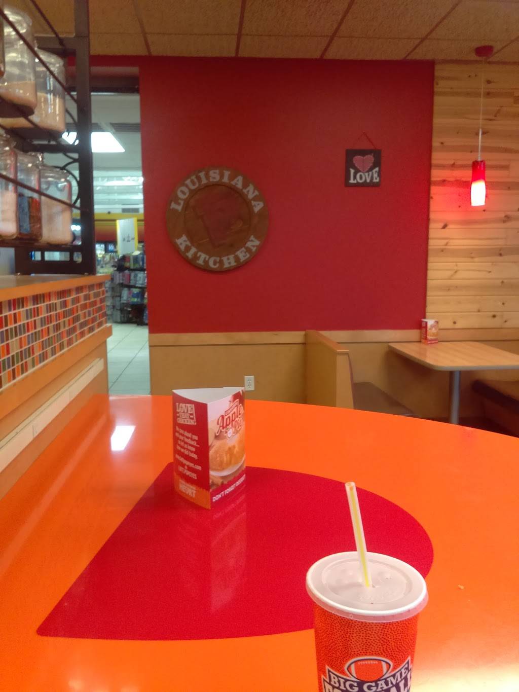 Popeyes Louisiana Kitchen | restaurant | 7416 S Sam Houston Pkwy W, Houston, TX 77085, USA | 7137232359 OR +1 713-723-2359