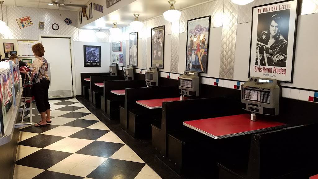 Coney Express | restaurant | 7200 Fairlane Village Mall, Pottsville, PA 17901, USA | 5704290753 OR +1 570-429-0753