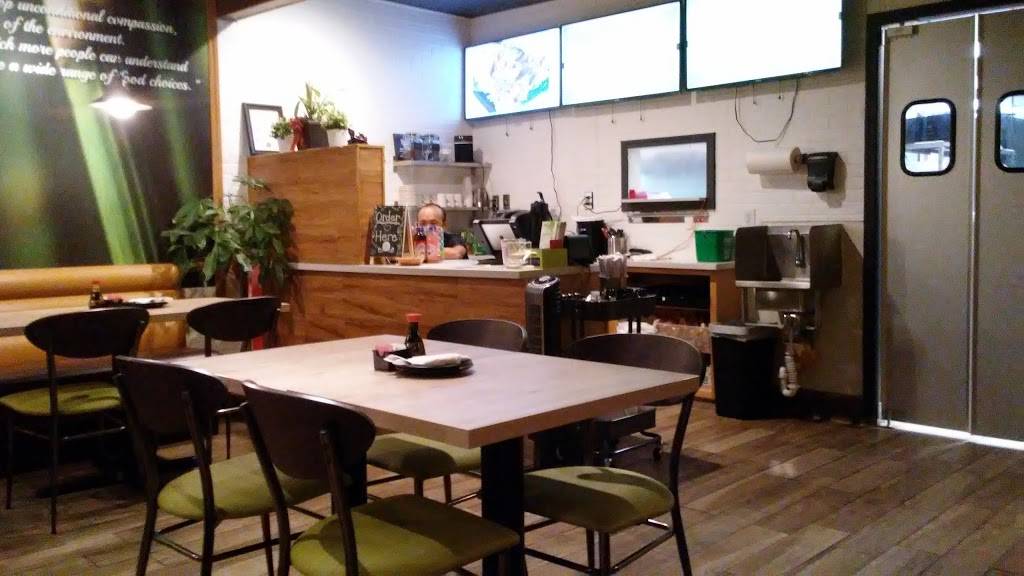 Veggie Village | restaurant | 1255 E Northern Ave, Phoenix, AZ 85020, USA | 6029441088 OR +1 602-944-1088