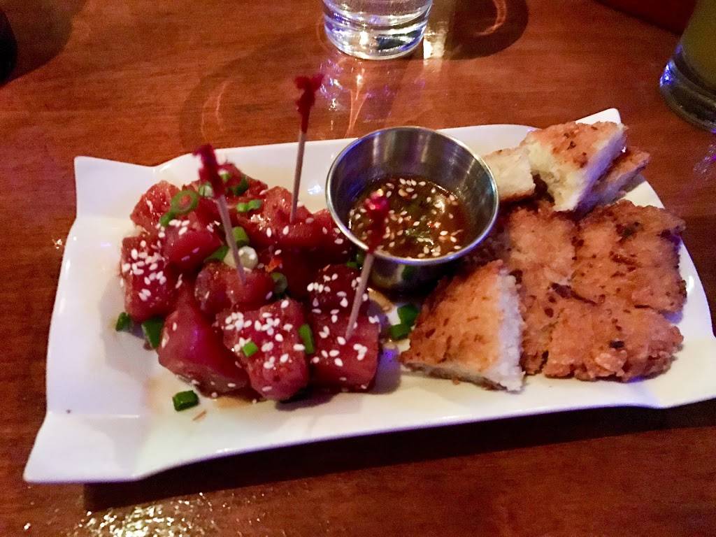 Wauwatiki Bar & Grill | restaurant | 6502 W North Ave, Wauwatosa, WI 53213, USA | 4143237555 OR +1 414-323-7555