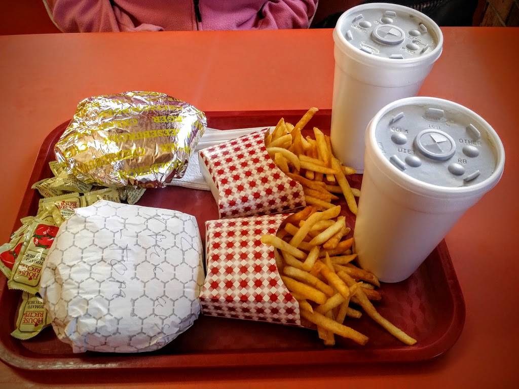 The Dip Dairy Freeze | restaurant | 610 Donelson Pkwy, Dover, TN 37058, USA | 9312325927 OR +1 931-232-5927