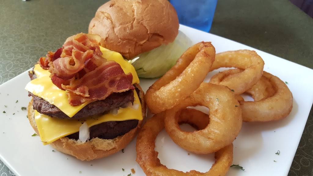 Vinces Restaurant & Pizzeria | restaurant | 619 4th Ave, Monroe, WI 53566, USA | 6083283222 OR +1 608-328-3222