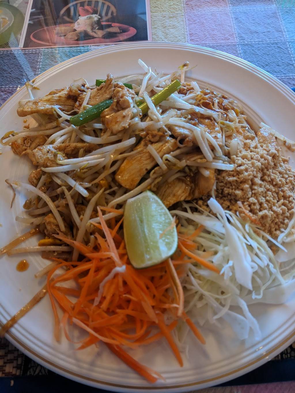 M Thai Kitchen | restaurant | 181 Mitchells Chance Rd, Edgewater, MD 21037, USA | 4109560952 OR +1 410-956-0952