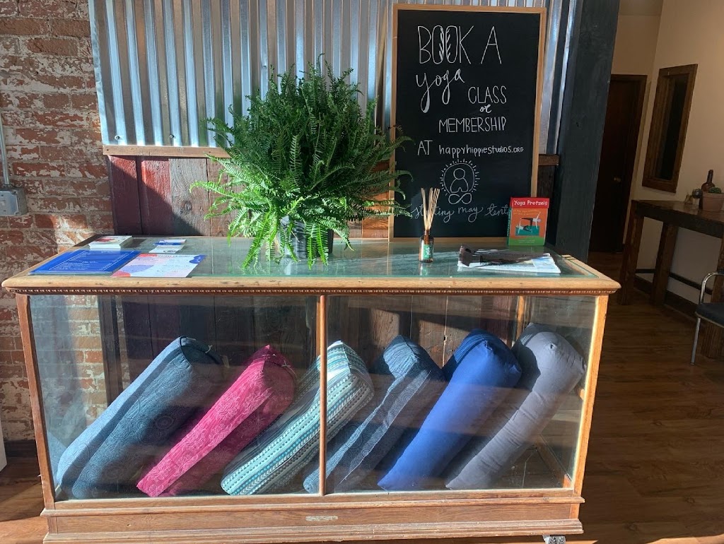 Happy Hippie Studios | restaurant | 811 5th St, Clay Center, KS 67432, USA | 7857772636 OR +1 785-777-2636