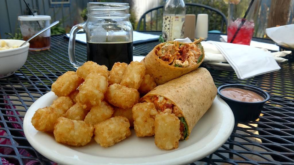 Maddys Tavern | restaurant | 9205 US-31, Grawn, MI 49637, USA | 2312766244 OR +1 231-276-6244