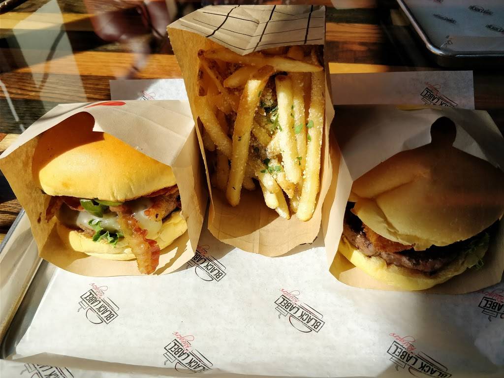 Black Label Burgers | restaurant | 683 Old Country Rd, Westbury, NY 11590, USA | 5163336059 OR +1 516-333-6059