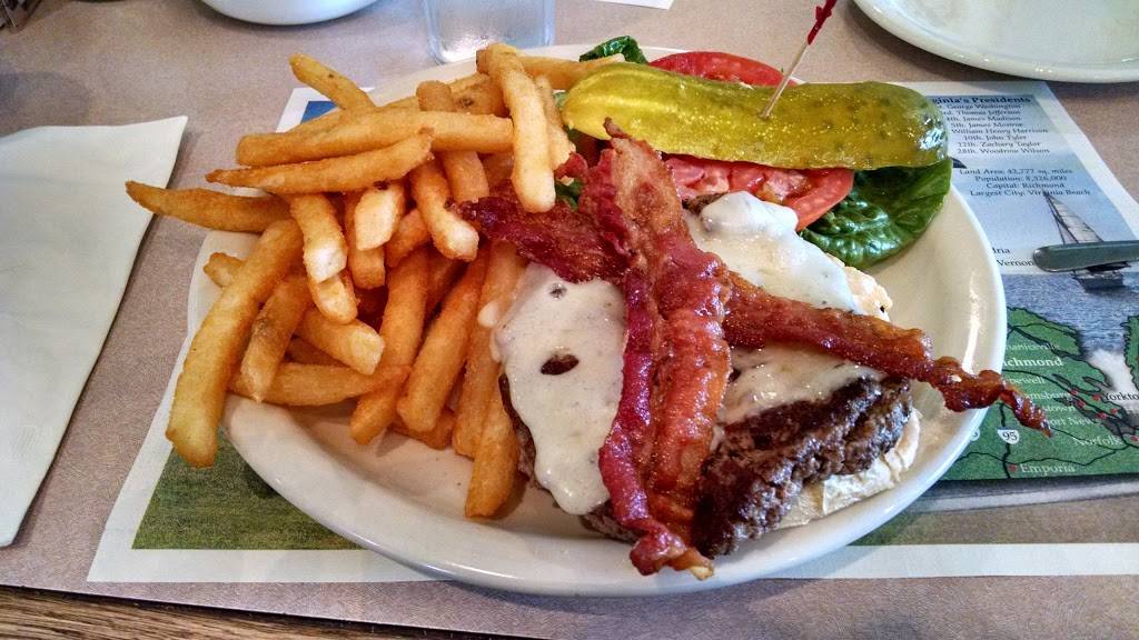 Colonial Pancake House | restaurant | 301 Page St, Williamsburg, VA 23185, USA | 7572535852 OR +1 757-253-5852