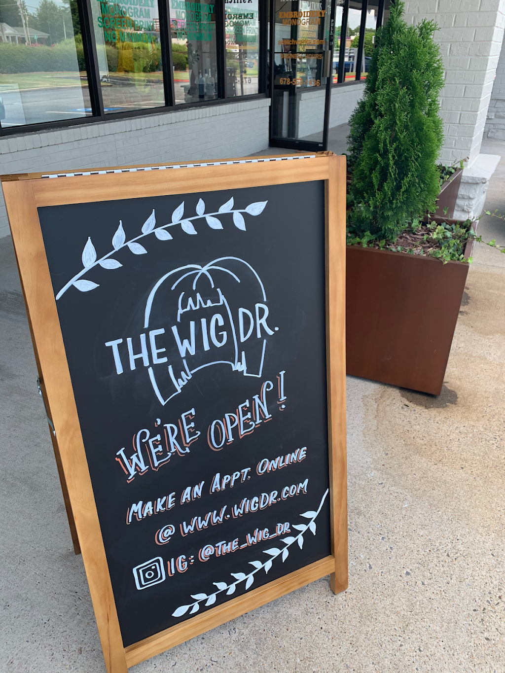 The Wig Dr (Marietta) | restaurant | 4939 Lower Roswell Rd Suite B202, Marietta, GA 30068, USA | 6785402488 OR +1 678-540-2488