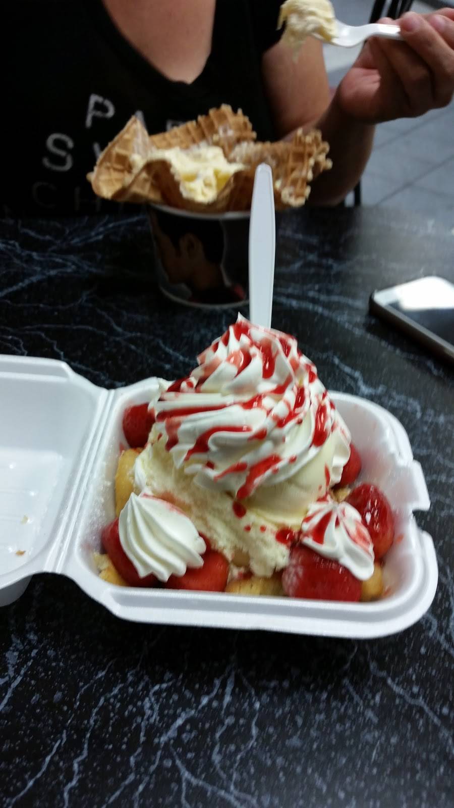 Cold Stone Creamery | bakery | 5076 N Palm Ave, Fresno, CA 93704, USA | 5592250437 OR +1 559-225-0437