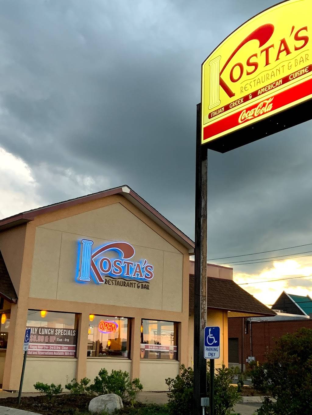 Kostas Restaurant and Bar | restaurant | 429 Wilson St, Brewer, ME 04412, USA | 2079898811 OR +1 207-989-8811