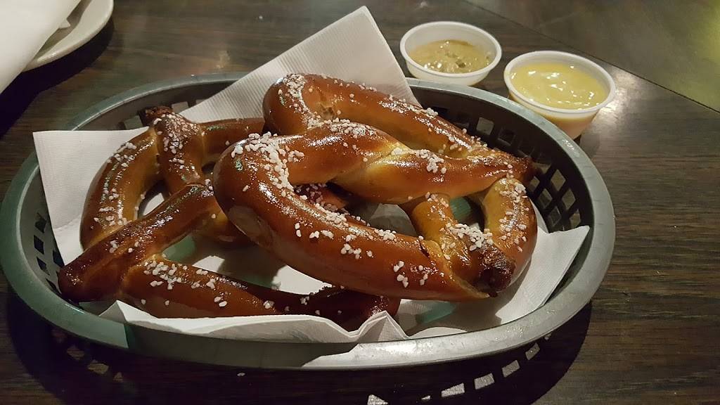 Edelweiss German Restaurant | restaurant | 3801 Southwest Blvd, Fort Worth, TX 76116, USA | 8177385934 OR +1 817-738-5934