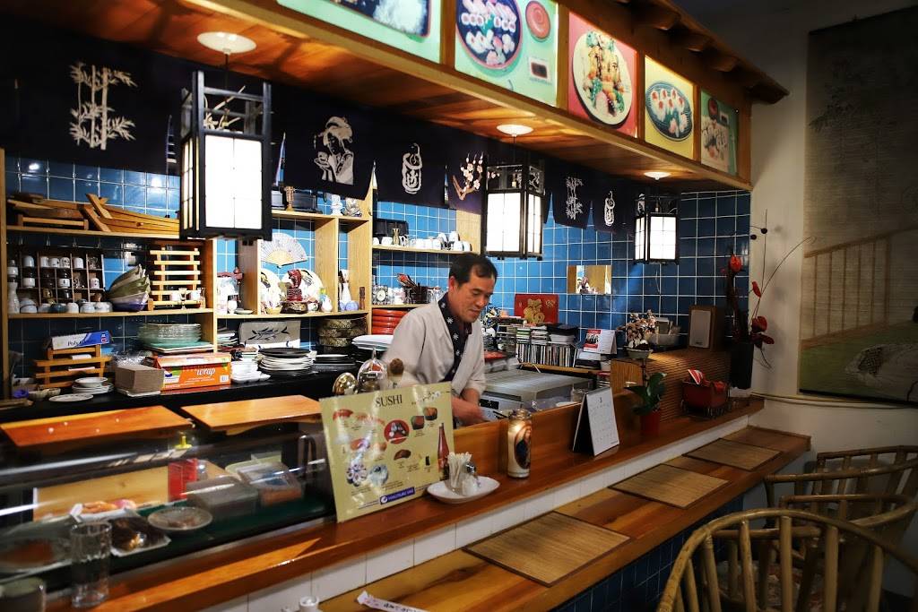 Holiday Gardens & Dodai Sushi | restaurant | 277 Lakeshore Rd E, Mississauga, ON L5G 1G8, Canada | 9052789882 OR +1 905-278-9882