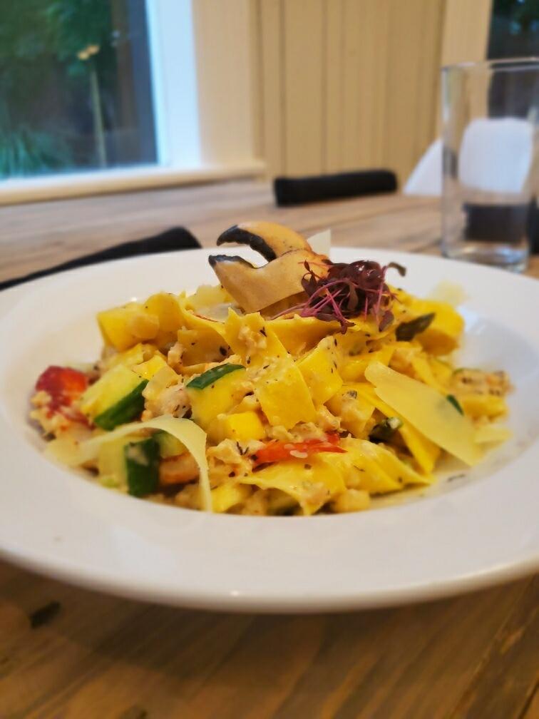 The August House | restaurant | 4513 Old Shell Rd, Mobile, AL 36608, USA | 2512870976 OR +1 251-287-0976