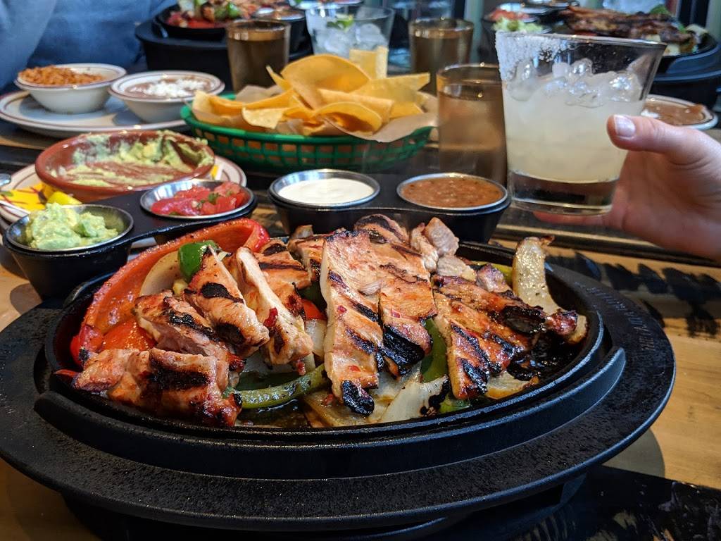 Los Chingones Colorado Mills | restaurant | 14500 W Colfax Ave Ste. 343, Lakewood, CO 80401, USA | 3035901750 OR +1 303-590-1750