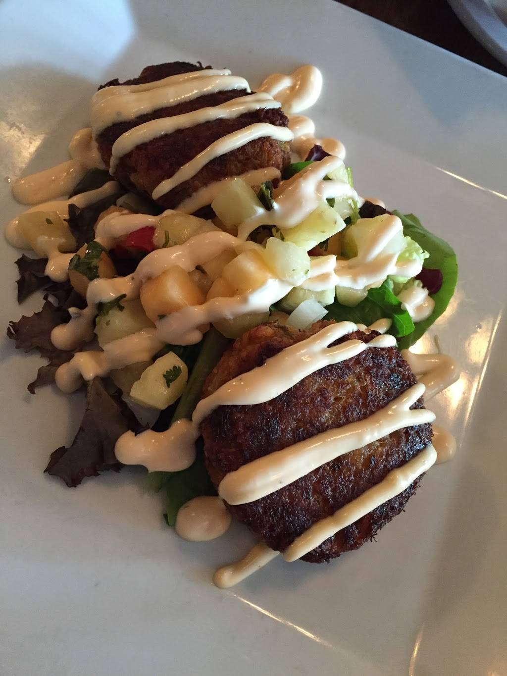 J&J Seafood Bar and Grill | restaurant | 634 E Atlantic Ave, Delray Beach, FL 33483, USA | 5612723390 OR +1 561-272-3390