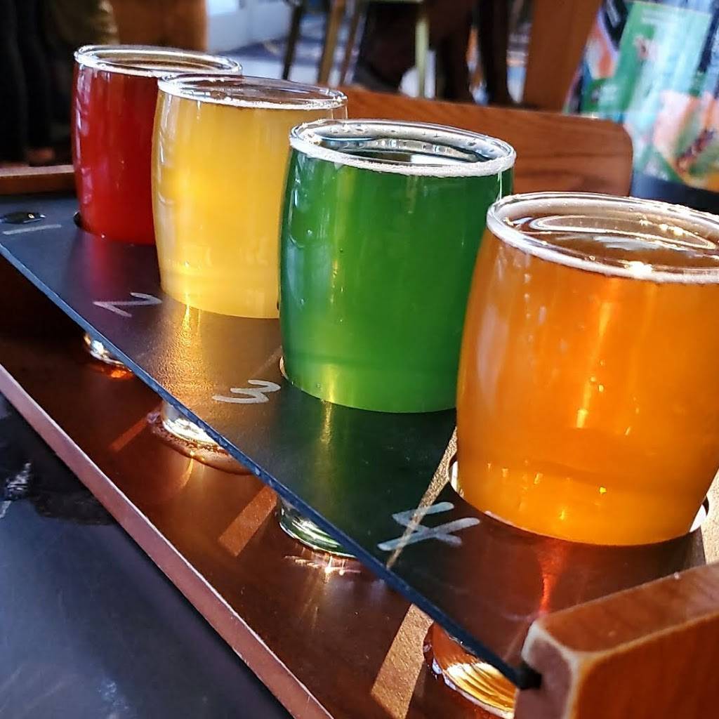 D9 Brewing Lake Norman | restaurant | 11138 Treynorth Dr, Cornelius, NC 28031, USA | 7042477200 OR +1 704-247-7200