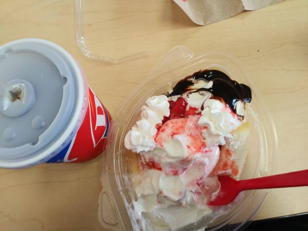 Dairy Queen Grill & Chill | restaurant | 2200 Montreal Rd, Gloucester, ON K1J 6M5, Canada | 6138429888 OR +1 613-842-9888