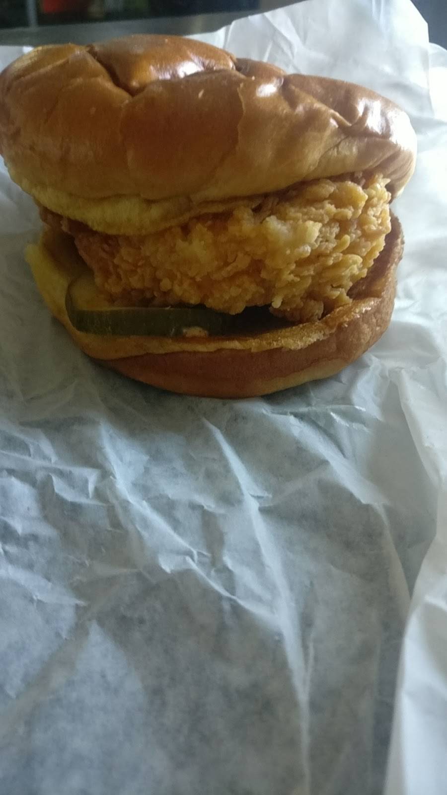 Popeyes Louisiana Kitchen | restaurant | 3541 St Rose Pkwy, Henderson, NV 89052, USA | 7022093580 OR +1 702-209-3580