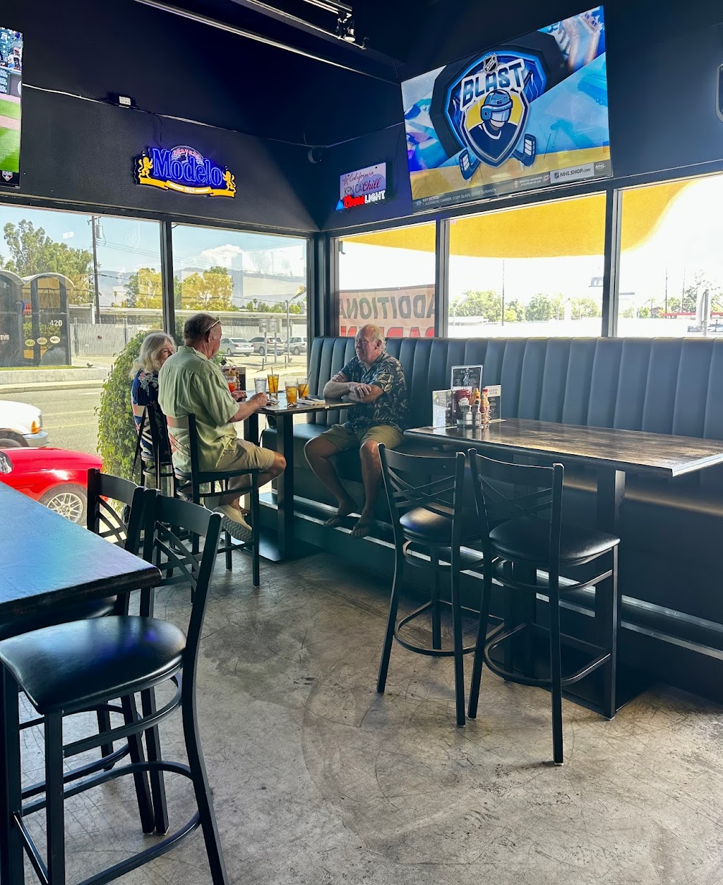 Henrys Bar and Grill | restaurant | 501 W Redlands Blvd Ste K, Redlands, CA 92373, USA | 9094061066 OR +1 909-406-1066