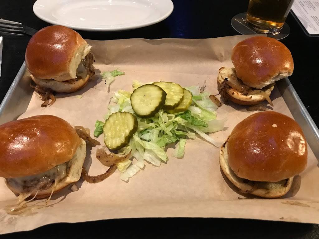 Hudson Grille Sandy Springs | restaurant | 6317 Roswell Rd NE, Sandy Springs, GA 30328, USA | 4045548282 OR +1 404-554-8282