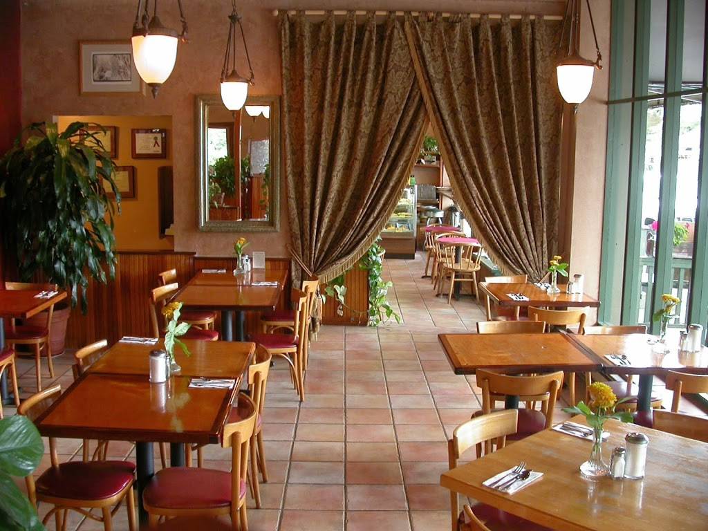 Julias in Wallingford | restaurant | 4401 Wallingford Ave N, Seattle, WA 98103, USA | 2066331175 OR +1 206-633-1175