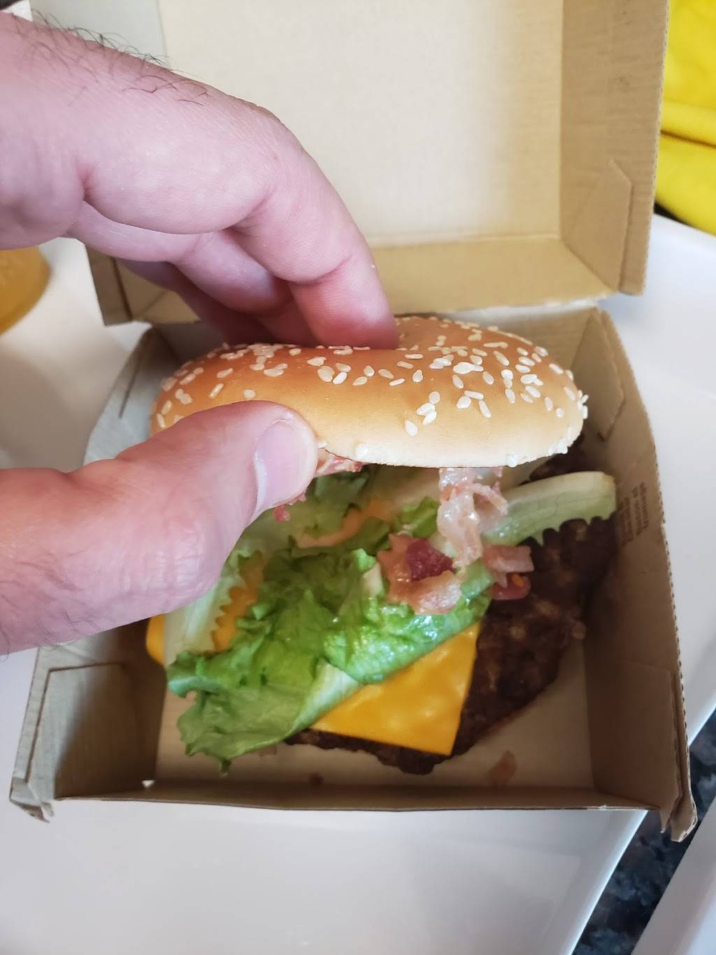 McDonalds | cafe | 5636 Glen Erin Dr, Mississauga, ON L5M 6B1, Canada | 9058127187 OR +1 905-812-7187