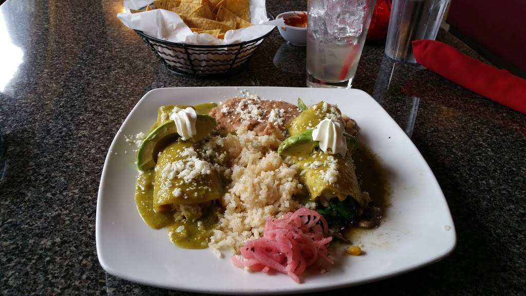 Carmelitas Mexican Restaurant | restaurant | 204 Riverside Ave, Roseville, CA 95678, USA | 9167830411 OR +1 916-783-0411