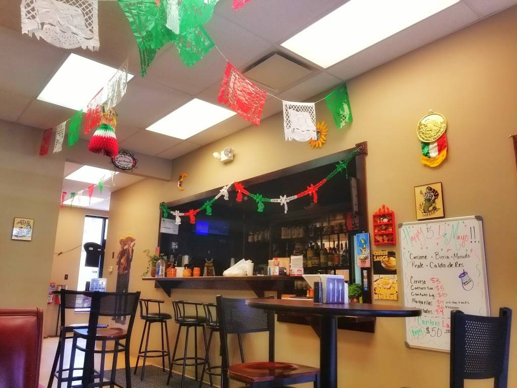 Tacos La Familia | restaurant | 1610 6th Ave, Des Moines, IA 50314, USA | 5152446659 OR +1 515-244-6659