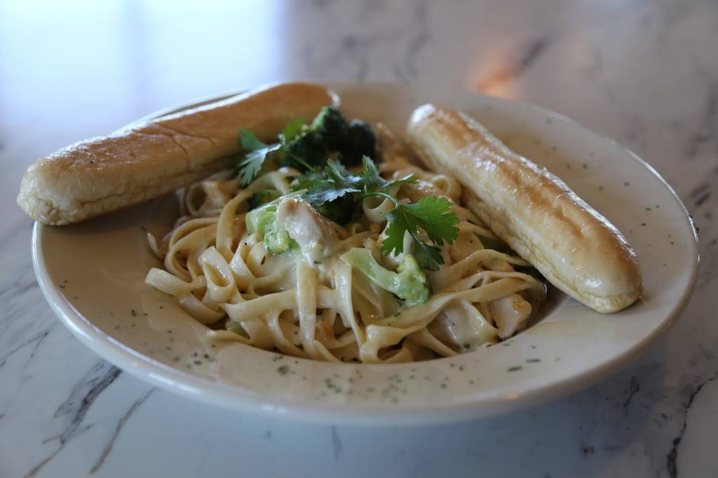 Little Chicago | restaurant | N9650 Friendship Dr, Kaukauna, WI 54130, USA | 9204624393 OR +1 920-462-4393