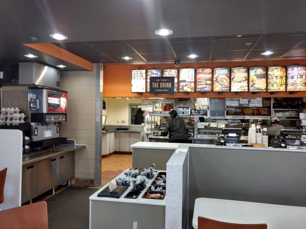 Taco Bell | meal takeaway | 7419 S Cass Ave, Darien, IL 60561, USA | 6308521545 OR +1 630-852-1545