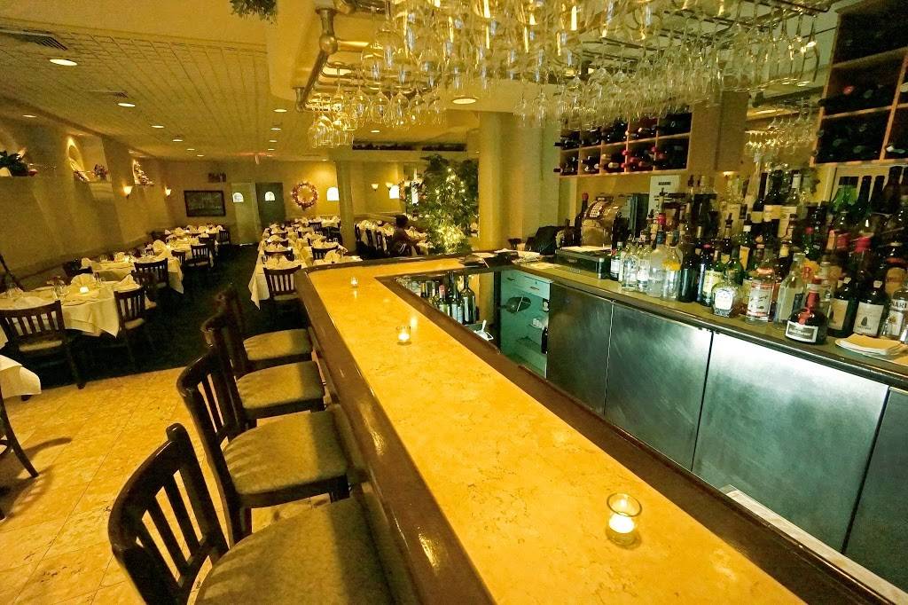 Queen | restaurant | 84 Court St, Brooklyn, NY 11201, USA | 7185965955 OR +1 718-596-5955