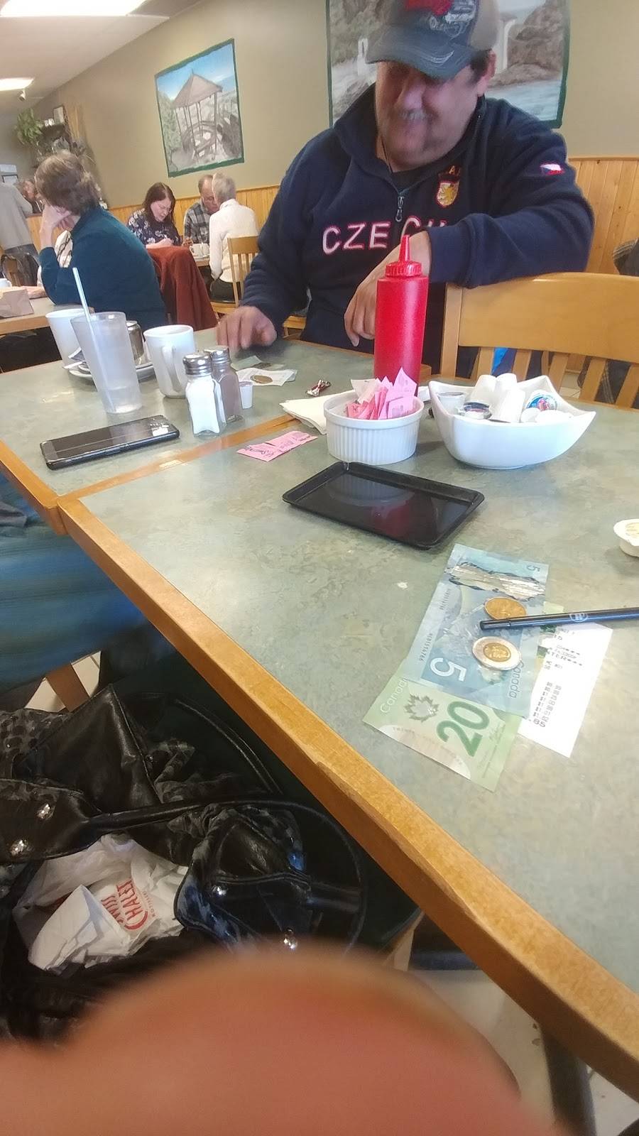 Little Ds Family Restaurant | restaurant | 165 Wellington St W, Barrie, ON L4N 1L7, Canada | 7058122215 OR +1 705-812-2215