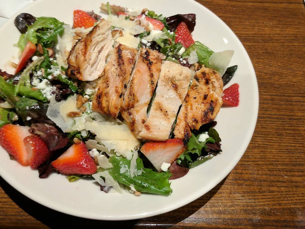 TGI Fridays | restaurant | 1001 U.S. 9, Old Bridge, NJ 08857, USA | 7327278200 OR +1 732-727-8200