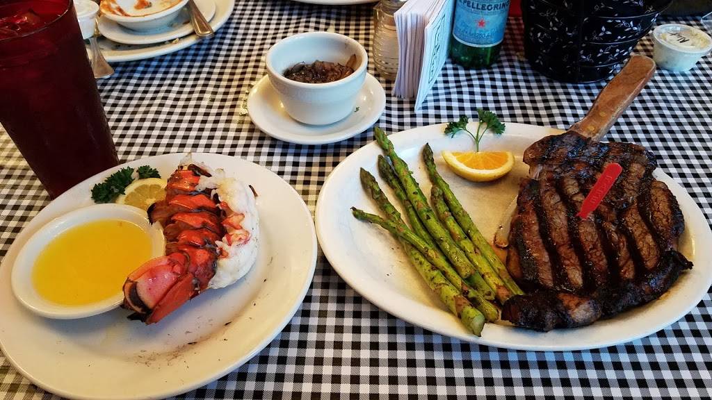 Mama Ts Italian Steakhouse | restaurant | 320 E 4th St, Huntingburg, IN 47542, USA | 8126840126 OR +1 812-684-0126