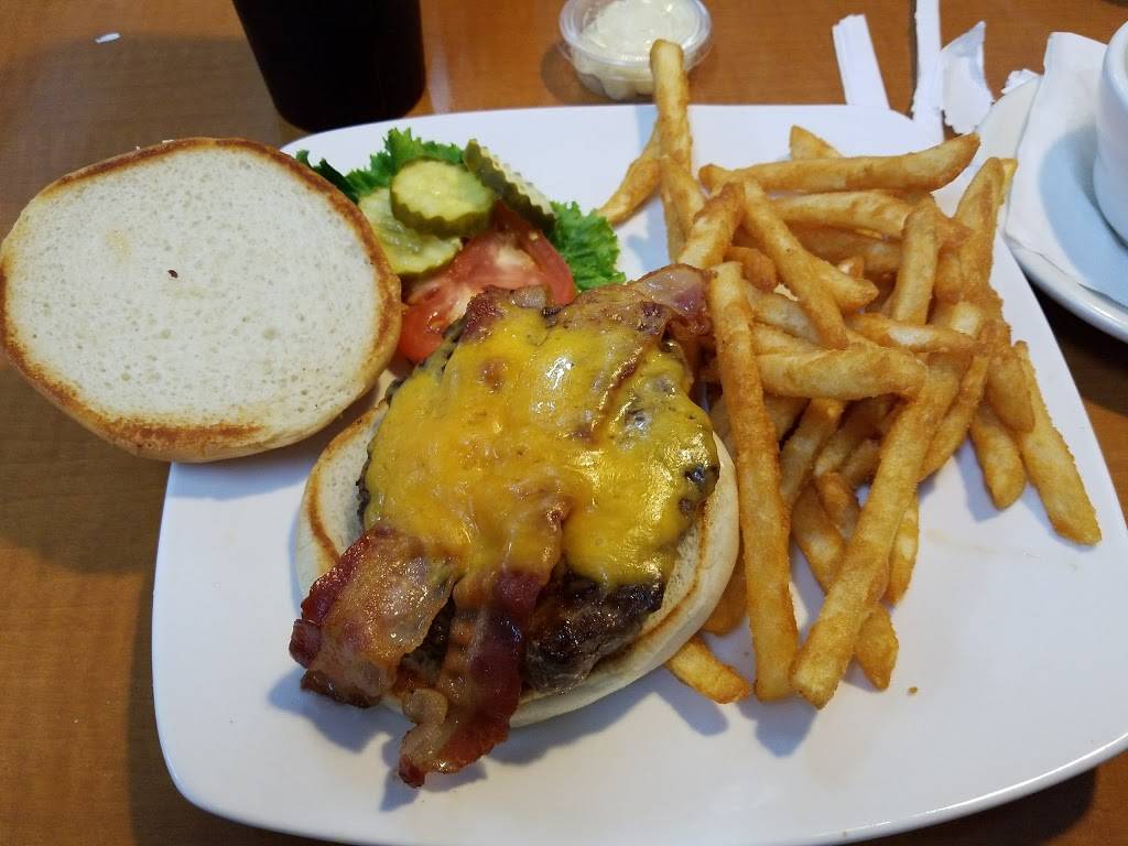 Flavors Around The Square ~ F.A.T.S. | restaurant | 25 S St Clair St, Painesville, OH 44077, USA | 4403503657 OR +1 440-350-3657