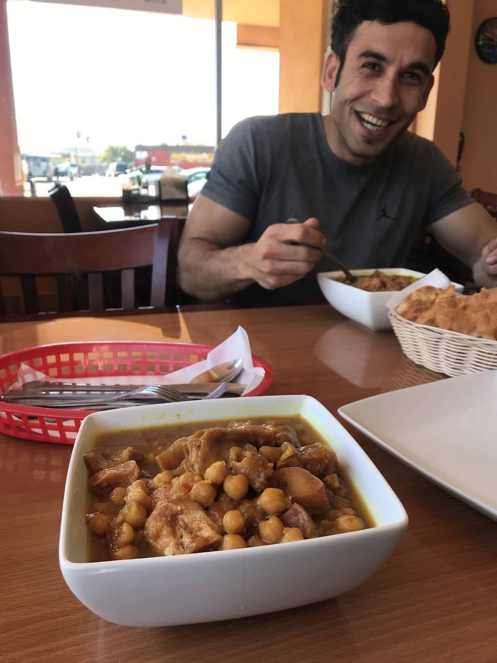 Yummy Grill Afghan Kabob House | restaurant | 4300 International Blvd, Oakland, CA 94601, USA | 5105701709 OR +1 510-570-1709